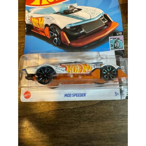 Hot Wheels Matchbox Cars (2) White Mod Speeder Surf Duty HW Rescue - Picture 2 of 9